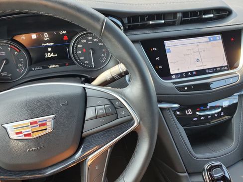 Used 2023 Cadillac XT5 Premium Luxury w/ Technology Package AWD/4WD image 23