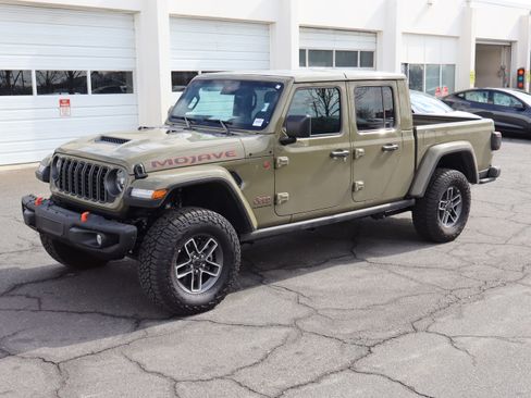 Used 2025 Jeep Gladiator Mojave image 16
