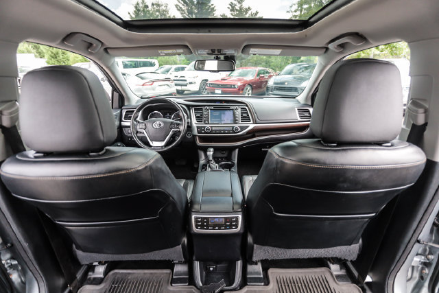 Used 2015 Toyota Highlander Limited Platinum AWD/4WD image 40