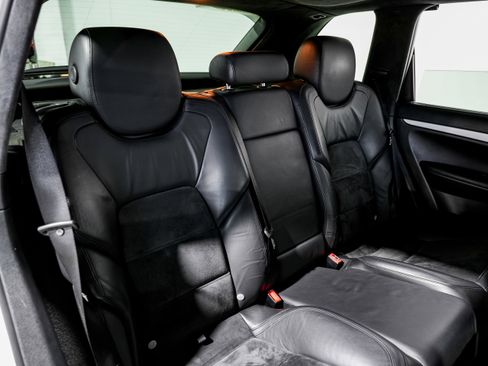 Used 2010 Porsche Cayenne GTS image 30