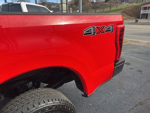 Used 2018 Ford F250 Lariat w/ Chrome Package image 9