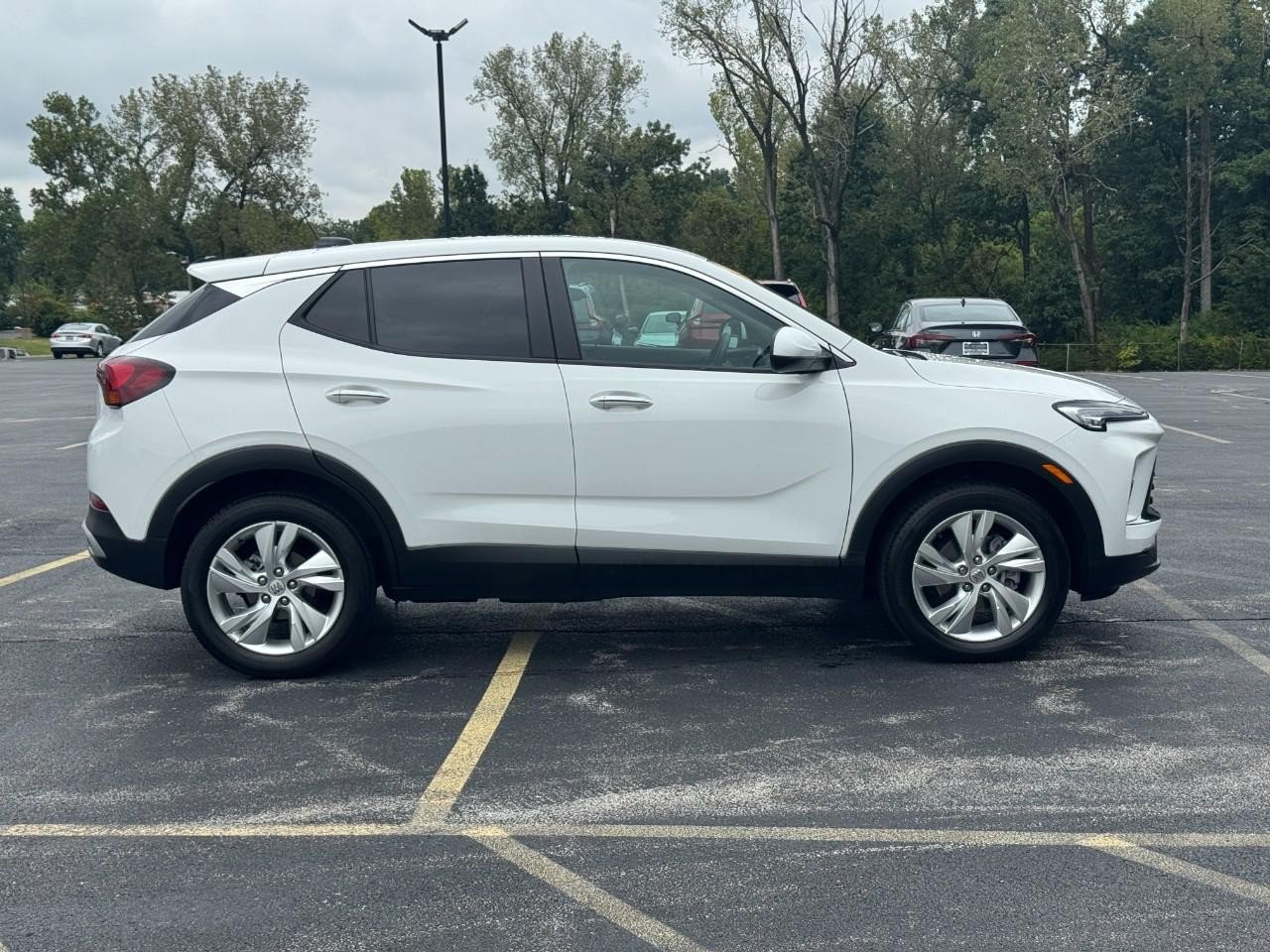 Used 2024 Buick Encore GX Preferred AWD/4WD image 3