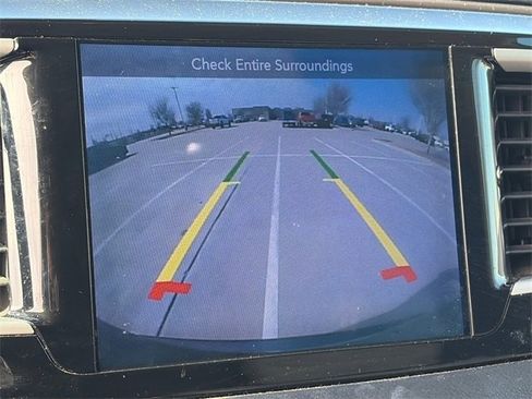 Used 2017 Chrysler Pacifica Touring-L w/ Tire & Wheel Group image 24