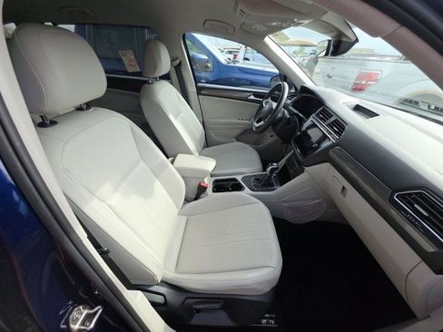 Used 2022 Volkswagen Tiguan SE image 14