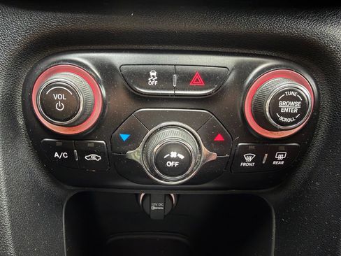 Used 2016 Dodge Dart SXT image 34