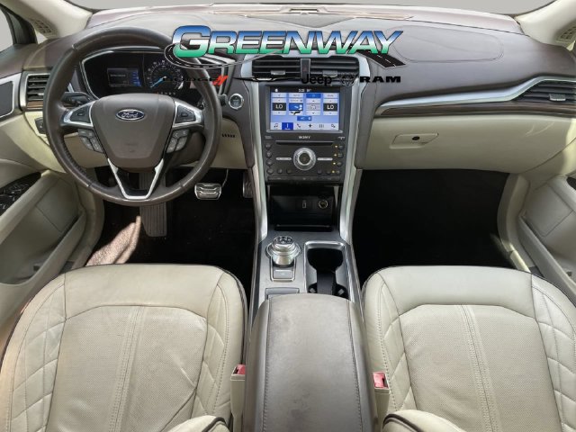 Used 2017 Ford Fusion Platinum FWD image 9