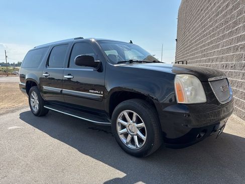 Used 2008 GMC Yukon XL Denali image 3