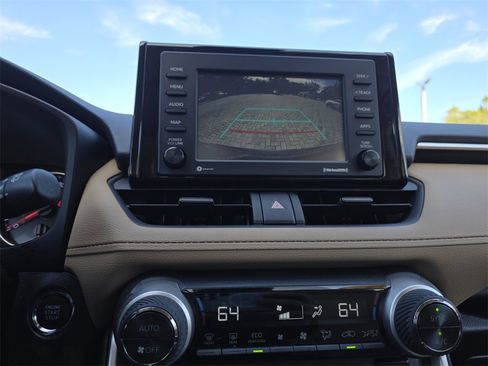 Certified 2022 Toyota RAV4 XLE image 33