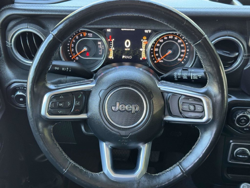 Used 2018 Jeep Wrangler Unlimited Sahara AWD/4WD image 11