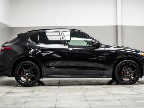Used 2023 Alfa Romeo Stelvio Veloce AWD/4WD image 7