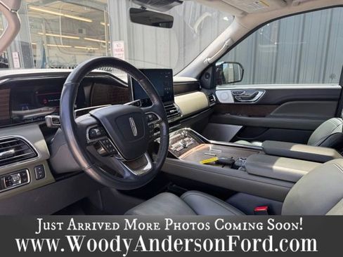 Used 2023 Lincoln Navigator L Black Label AWD/4WD image 8