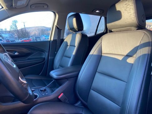 Used 2024 GMC Terrain SLT image 9