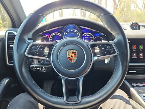 Certified 2022 Porsche Cayenne Platinum Edition AWD/4WD image 38