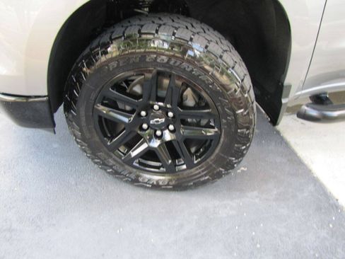 Used 2024 Chevrolet Silverado 1500 Custom Trail Boss AWD/4WD image 37