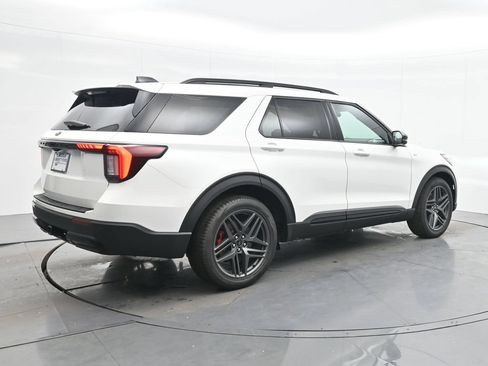 New 2026 Ford Explorer ST-Line w/ ST-Line Street Pack RWD image 7