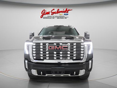 Used 2024 GMC Sierra 2500 Denali w/ Denali Reserve Package AWD/4WD image 3