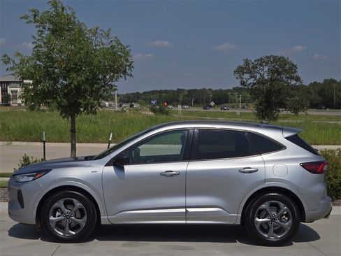 Used 2023 Ford Escape ST-Line image 4