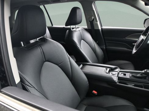 Certified 2025 Toyota Grand Highlander FWD image 38