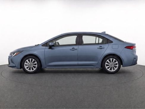 Used 2025 Toyota Corolla LE w/ LE Premium Package FWD image 4
