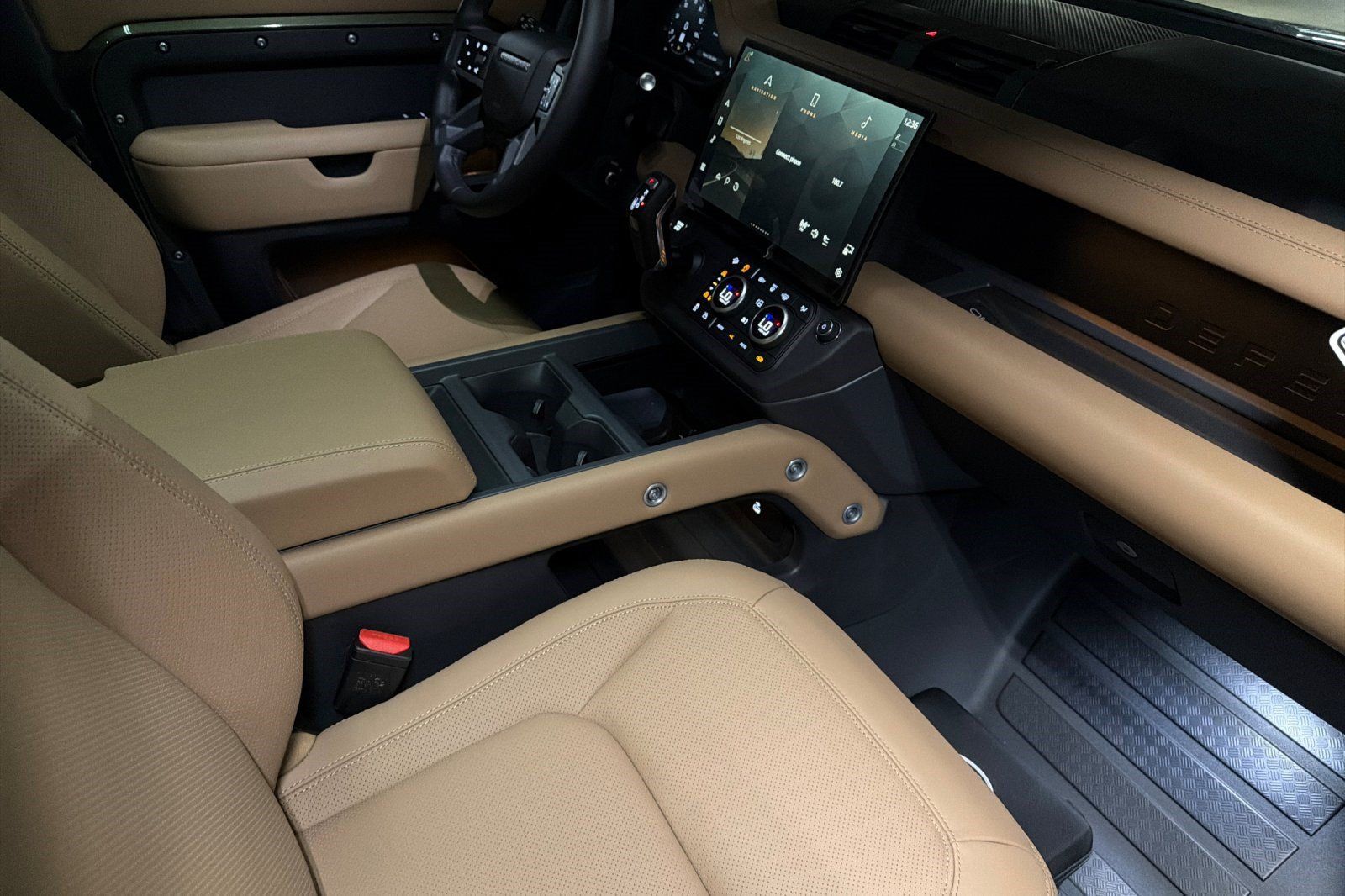 New 2026 Land Rover Defender 110 X-Dynamic SE AWD/4WD image 28