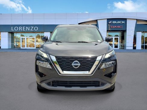 Used 2022 Nissan Rogue SV FWD image 2