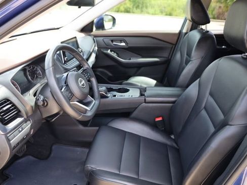 Used 2022 Nissan Rogue SV w/ SV Premium Package FWD image 12