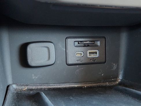 Used 2023 GMC Acadia Denali w/ Black Diamond Edition image 20