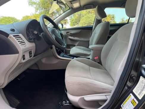 Used 2013 Toyota Corolla L FWD image 20