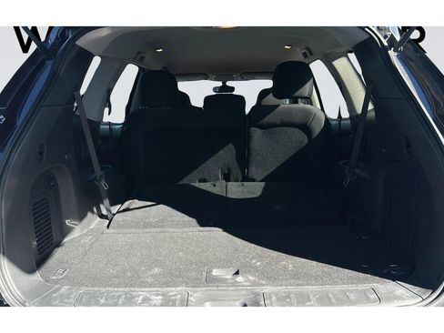 Used 2017 Nissan Pathfinder SV FWD image 32