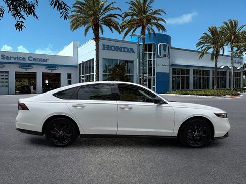 Certified 2025 Honda Accord SE image 9