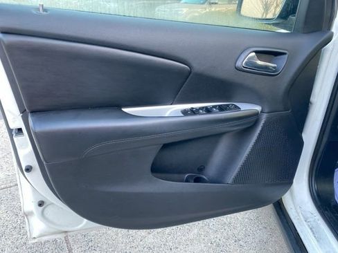 Used 2013 Dodge Journey SXT w/ Flexible Seating Group FWD image 18