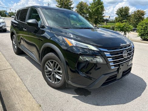 Used 2024 Nissan Rogue S FWD image 2