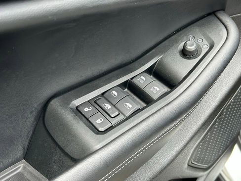 Certified 2024 Jeep Grand Cherokee Limited w/ Black Appearance Package image 28