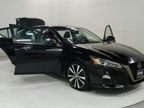 Used 2021 Nissan Altima 2.5 SR image 9