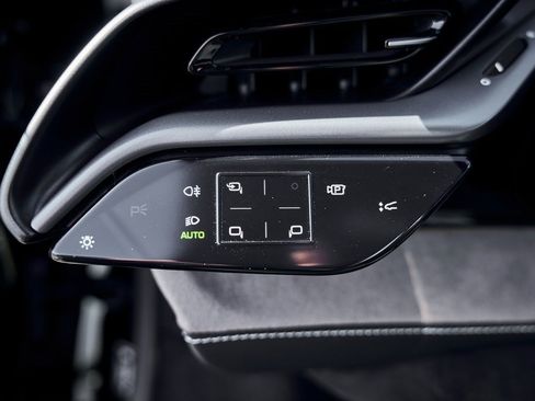 Used 2023 Ferrari SF90 Stradale image 54