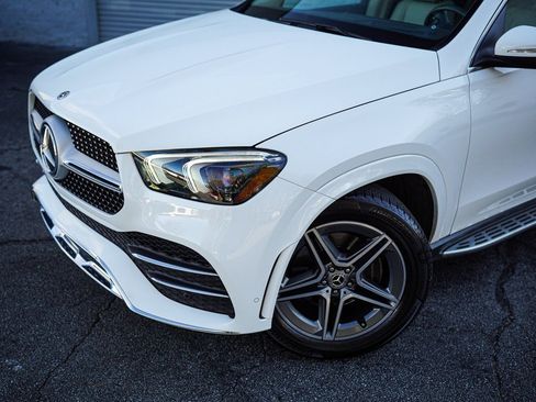 Used 2020 Mercedes-Benz GLE 350 w/ AMG Line Exterior image 2