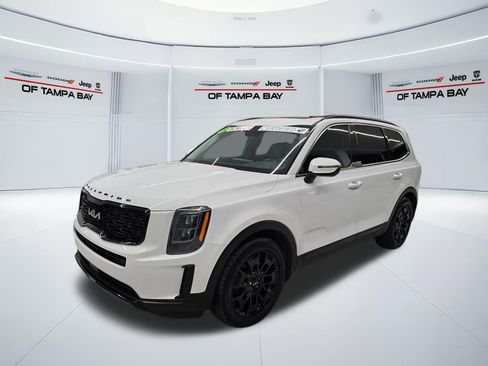Used 2022 Kia Telluride EX w/ EX Premium Package AWD/4WD image 2