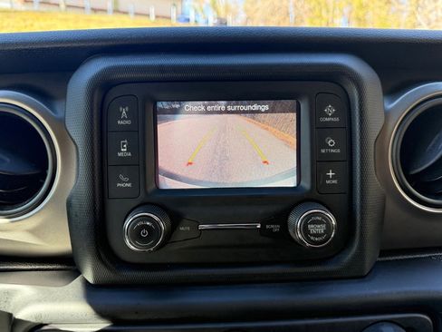 Used 2020 Jeep Wrangler Sport image 21