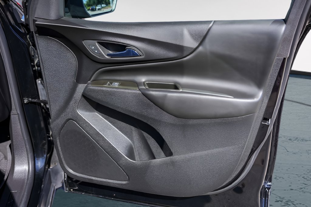 Used 2022 Chevrolet Equinox LT FWD image 30