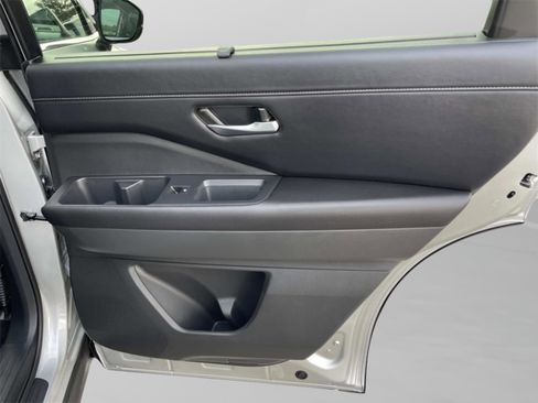 New 2025 Nissan Pathfinder SL image 19