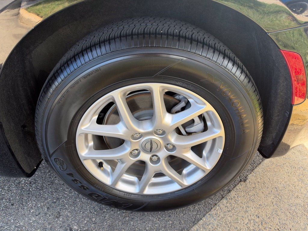 Used 2025 Chrysler Pacifica Select FWD image 14