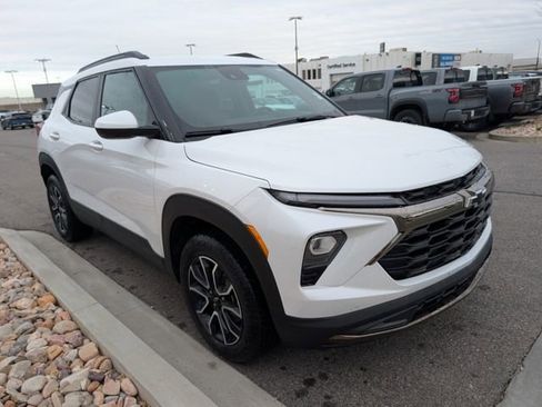 Used 2025 Chevrolet TrailBlazer ACTIV w/ Convenience Package AWD/4WD image 3