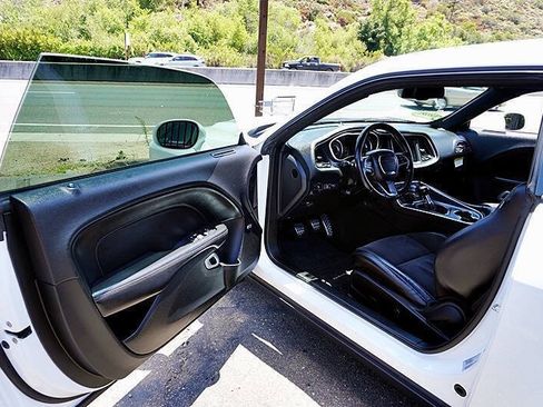 Used 2015 Dodge Challenger R/T Scat Pack w/ Scat Pack Appearance Package RWD image 40