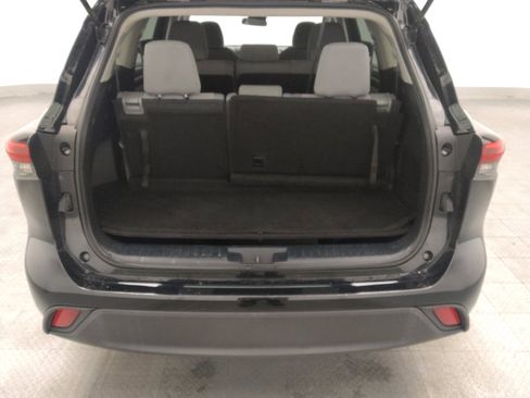 Used 2022 Toyota Highlander L image 29