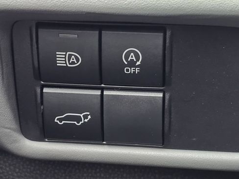 Used 2024 Toyota Highlander XLE AWD/4WD image 18