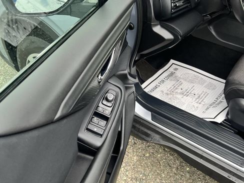 Used 2022 Subaru Outback Premium image 15