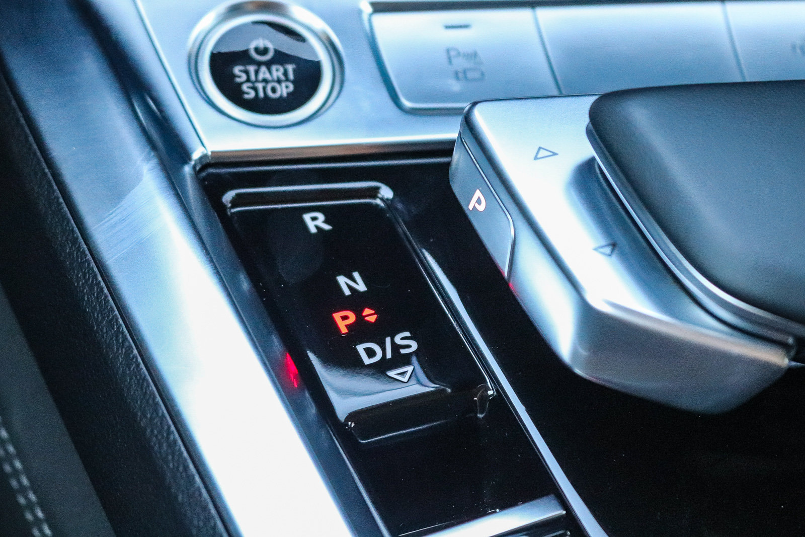 Certified 2024 Audi Q8 e-tron Premium Plus w/ Premium Plus Package AWD/4WD image 25