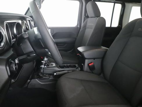 Used 2023 Jeep Wrangler Sahara image 16