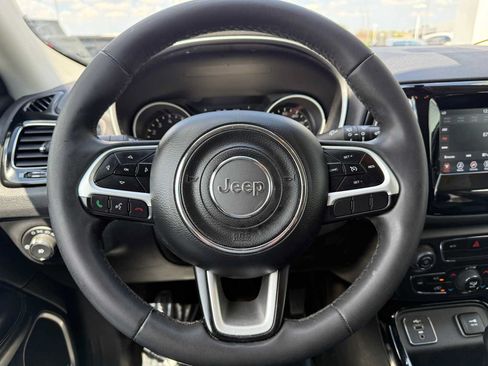 Certified 2021 Jeep Compass Latitude w/ Sun and Sound Group FWD image 21