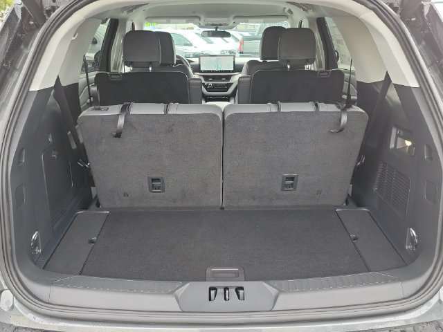 Used 2025 Ford Explorer Active w/ Active Comfort Package RWD image 21